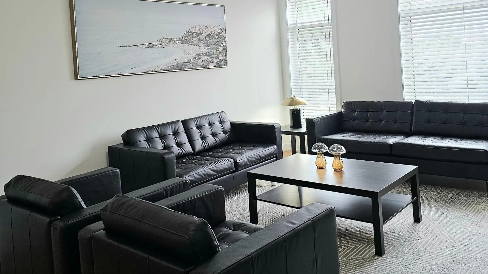 Pensionat Spruce Private Suite With Attached Full Bathroom In Toronto, Canada