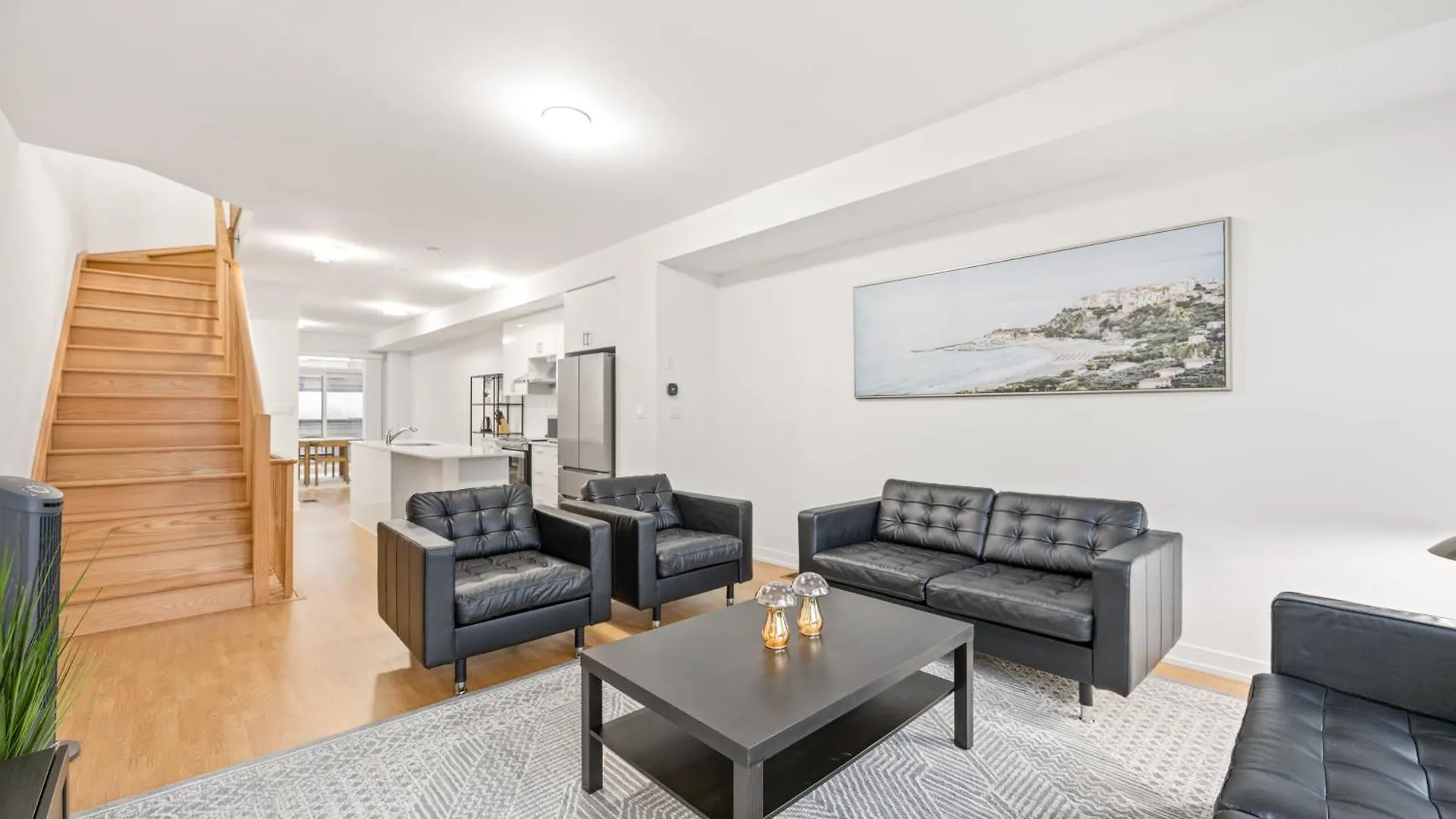 Pensionat Spruce Private Suite With Attached Full Bathroom In Toronto, Canada