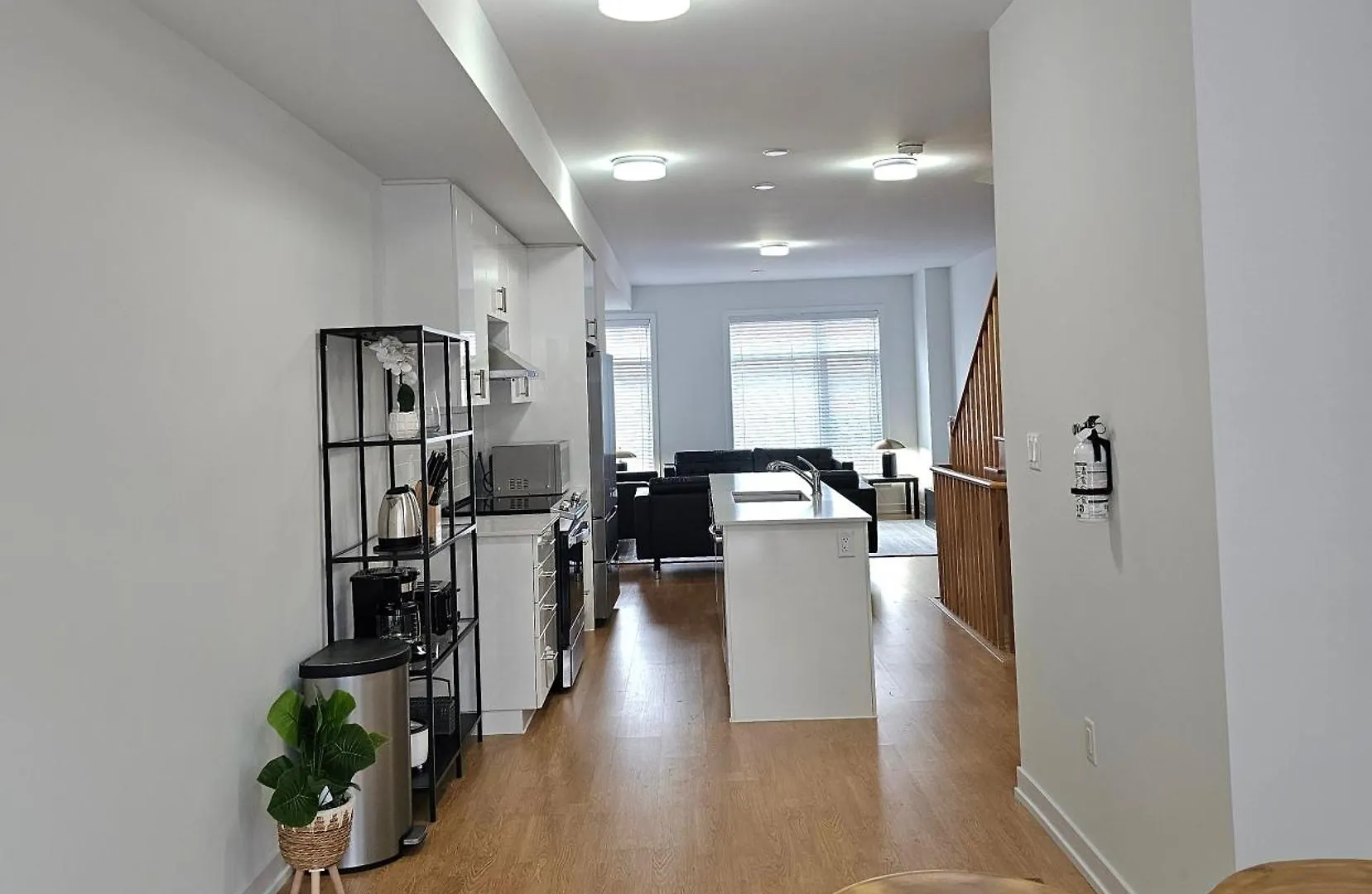Spruce Private Suite With Attached Full Bathroom In Toronto, Canada 0*, 토론토
