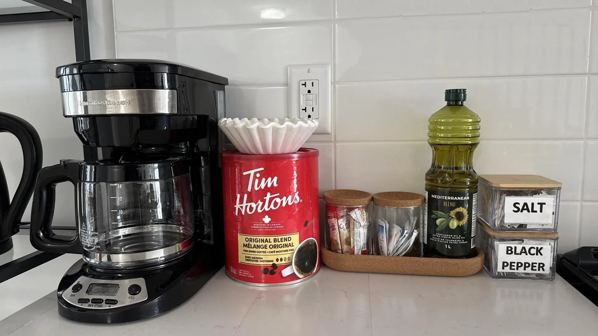 Spruce Private Suite With Attached Full Bathroom In Toronto, Canada 게스트하우스 토론토